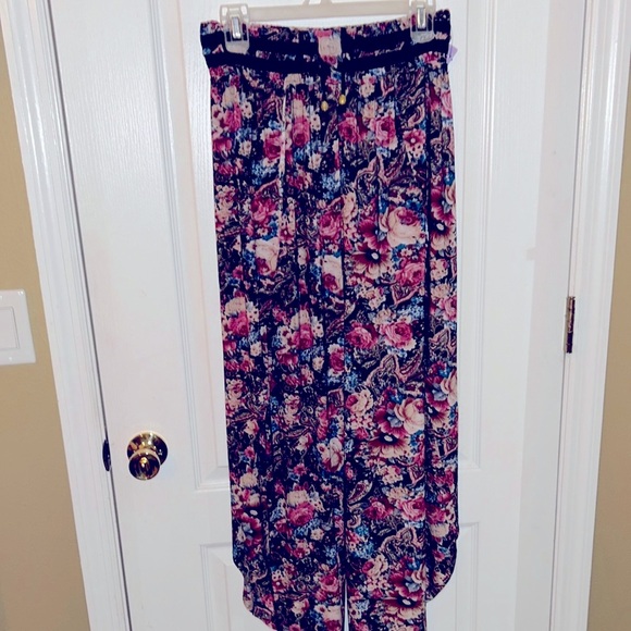 Floral Wide Leg Pants - Picture 4 of 6